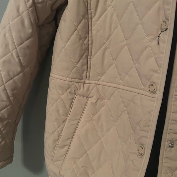Tommy Hilfiger Tan Puffer Jacket with Quilted Design - Picture 7 of 15